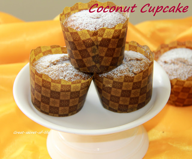 Thumbnail for Coconut Cupcake