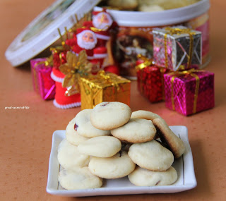 Thumbnail for Almond Cranberry Cookies / Shortbreads