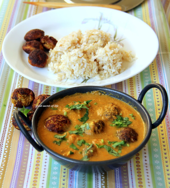 Thumbnail for Lauki kofta curry / Bottle gourd kofta gravy / lauke Ke Kofte / Sorakkai balls in rich gravy