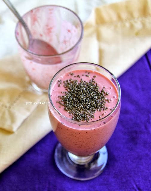 Thumbnail for Strawberry, cranberries and chia seeds smoothie
